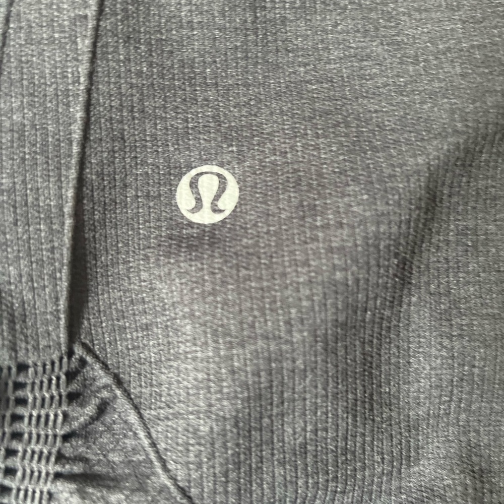Lululemon - Picture 2 of 8